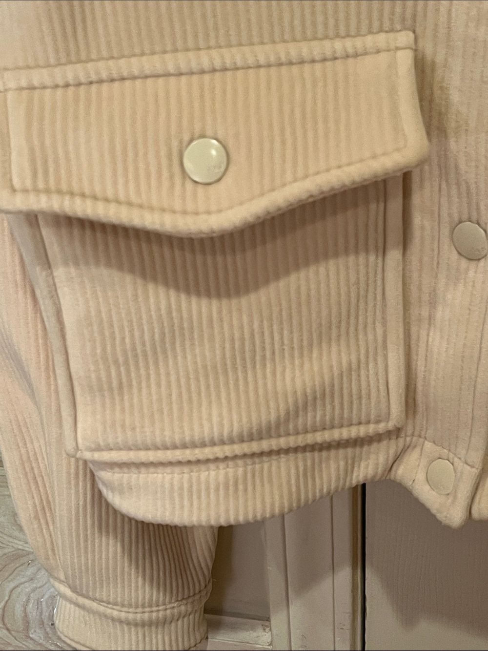 Abercrombie Velour Corduroy Cropped Shacket - Picture 3 of 8